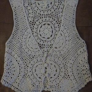 KNITTED CROP VEST